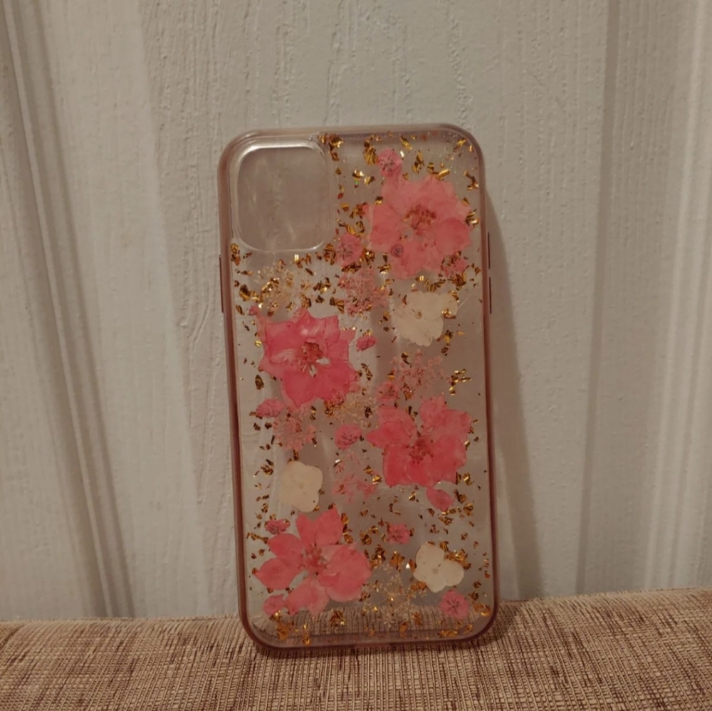 iPhone 11/XR Pink pressed Flower with Rose Gold Glitter Flakes Case.